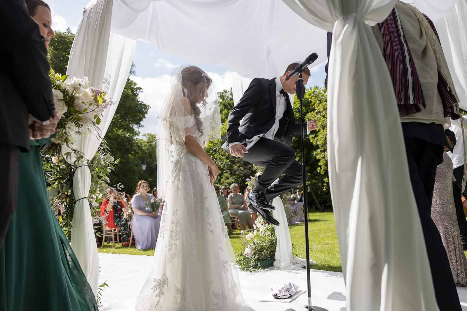 Shir Chuppah Smashing Glass